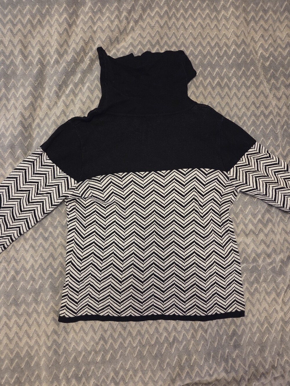 Chevron Pattern Sweater - Picture 2 of 4